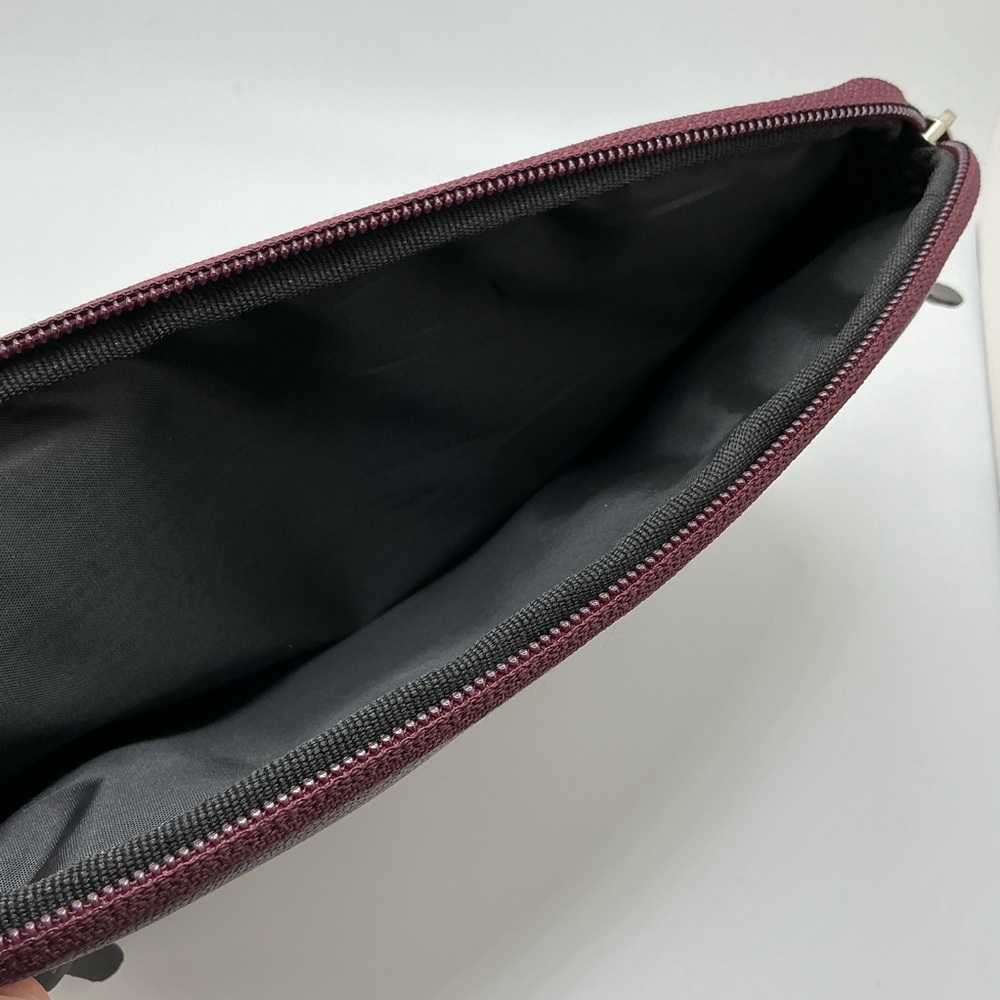 Herschel (Virgin Atlantic) Toiletry or Electronics Pouch Gray/Maroon Padded BX21 - Picture 4 of 5